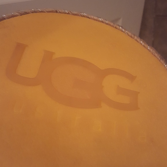 Rare Limited edition ugg tote - Picture 4 of 5